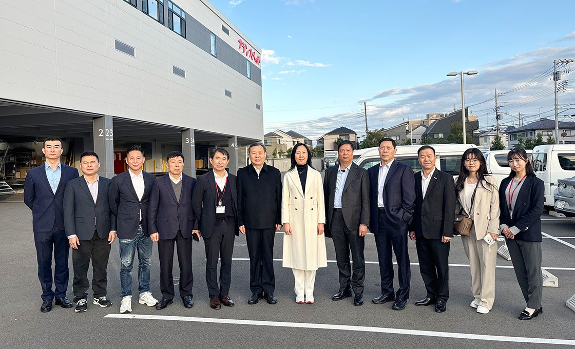 世界家具聯合會主席、亞洲家具聯合會會長、中國家具協會理事長徐祥楠率團前往韓國、日本